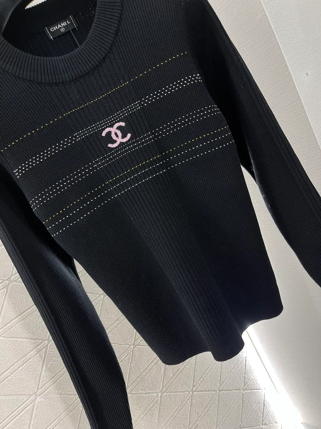 샤넬 엠브로이디드 크루넥 니트 블랙
