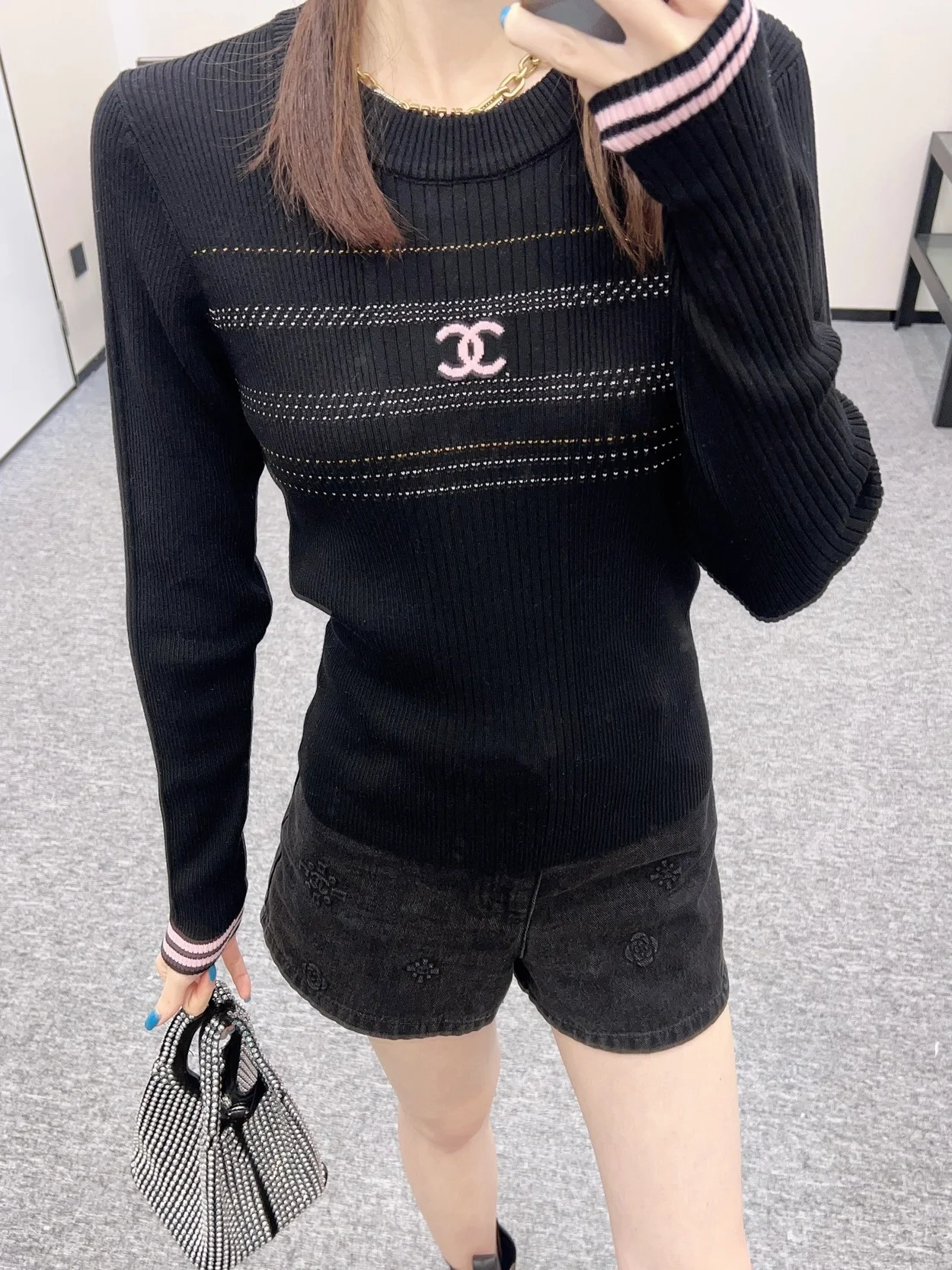 샤넬 엠브로이디드 크루넥 니트 블랙