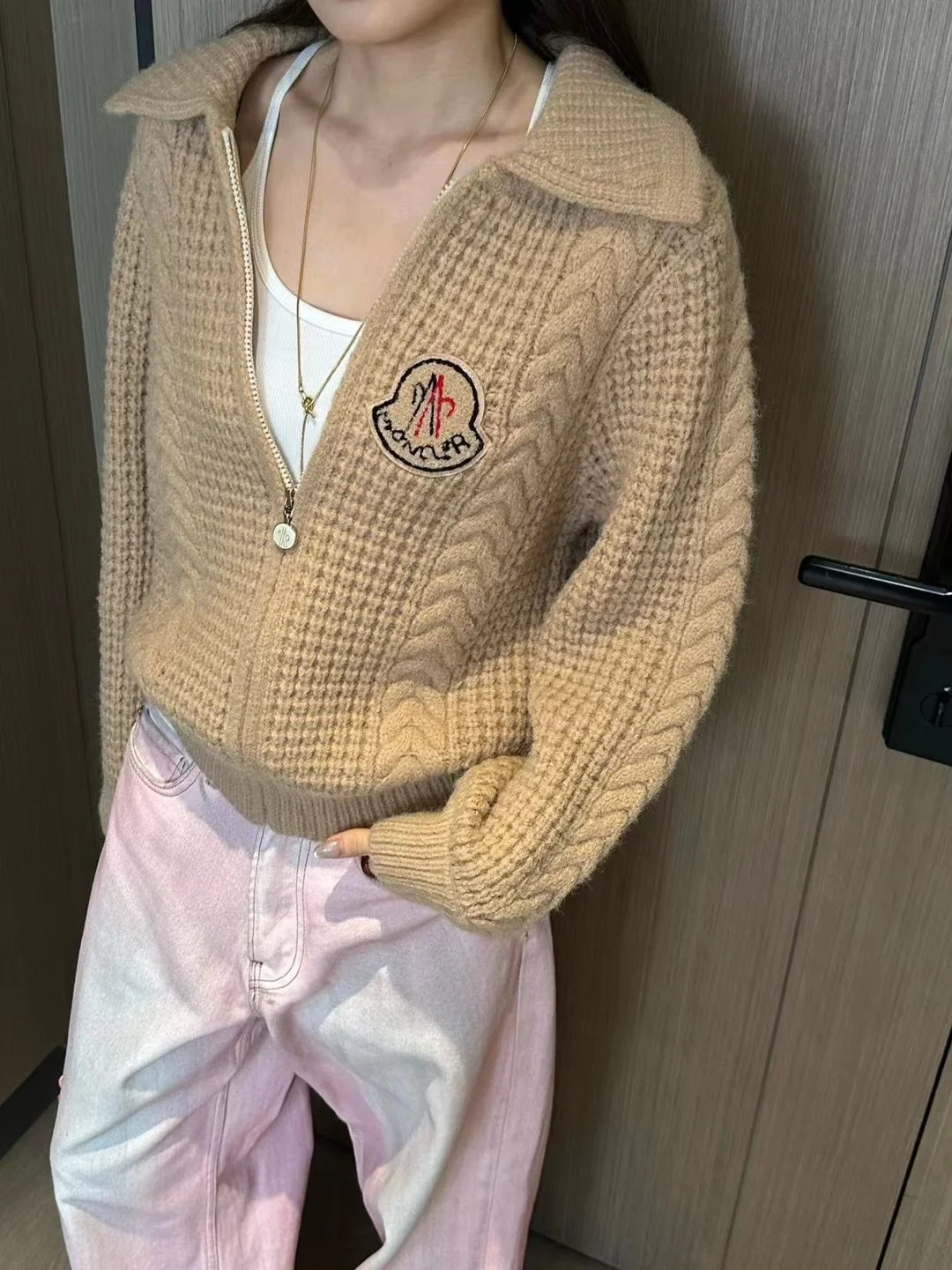 몽클레어 패치 니트 스웨터 (2color)