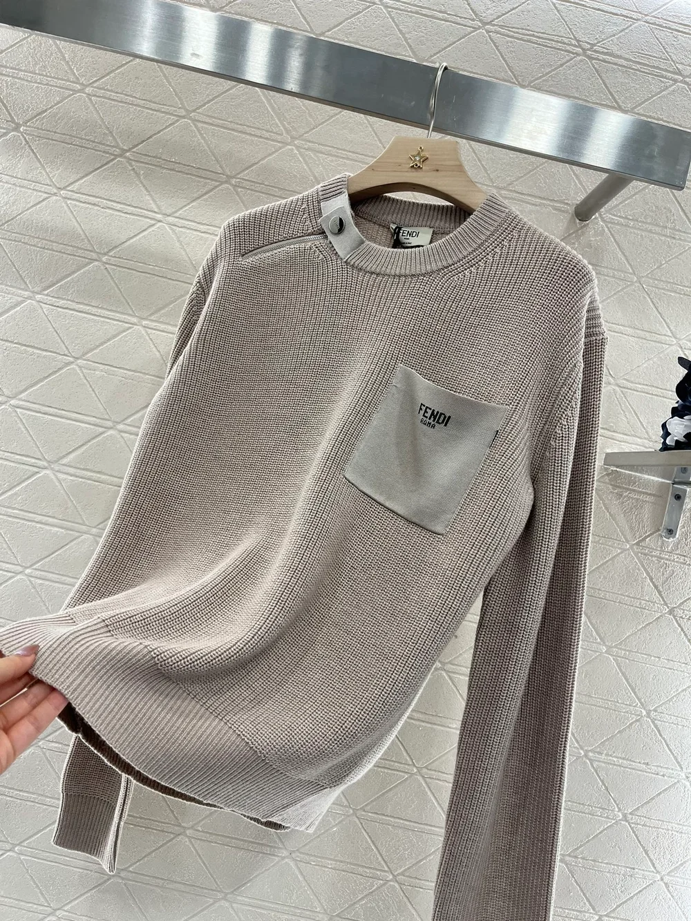 펜디 울 스웨터