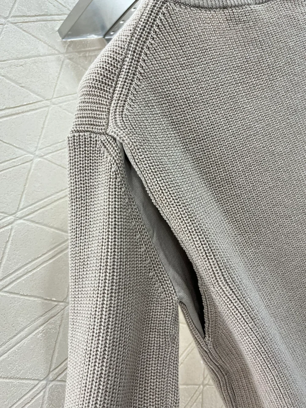 펜디 울 스웨터