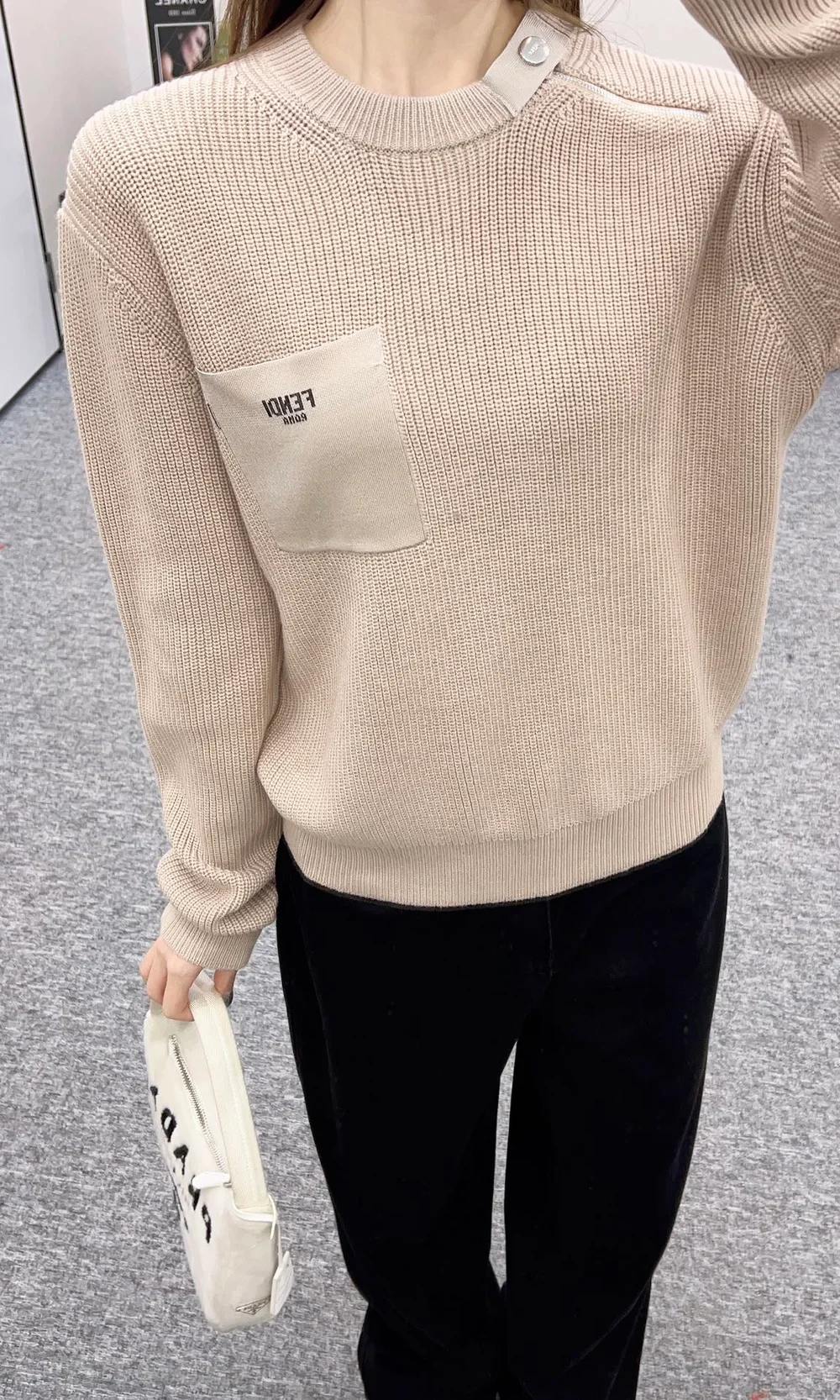 펜디 울 스웨터