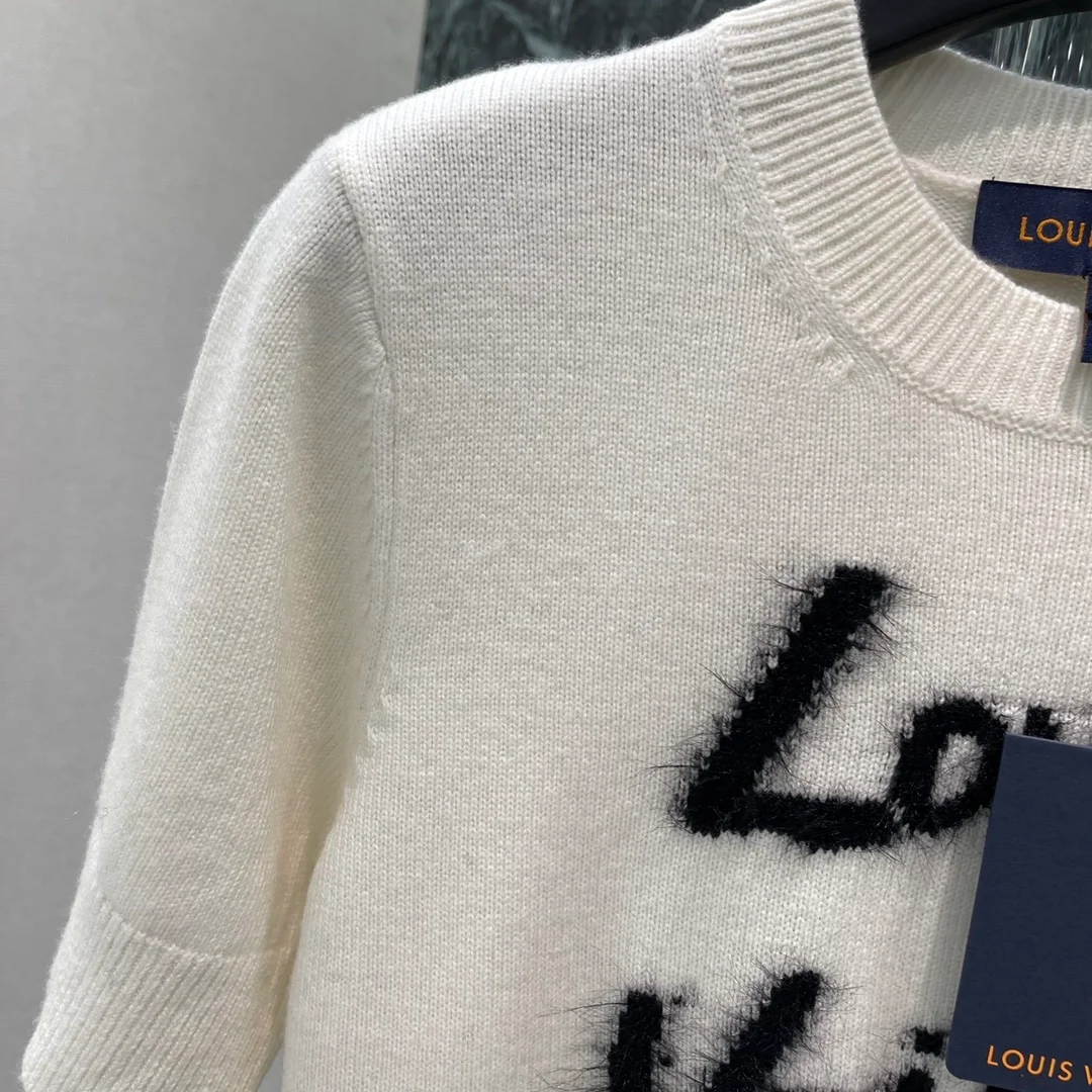 루이비통 브러쉬드 니트 탑 1AGBXZ