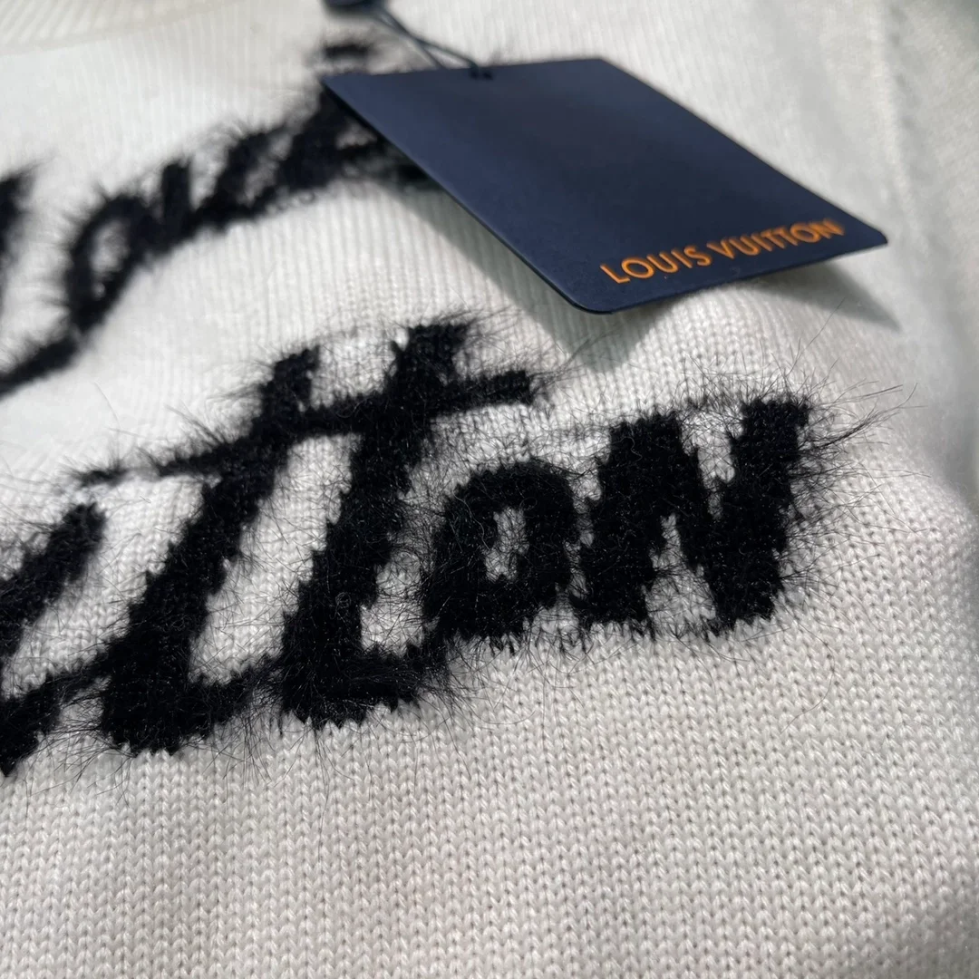 루이비통 브러쉬드 니트 탑 1AGBXZ