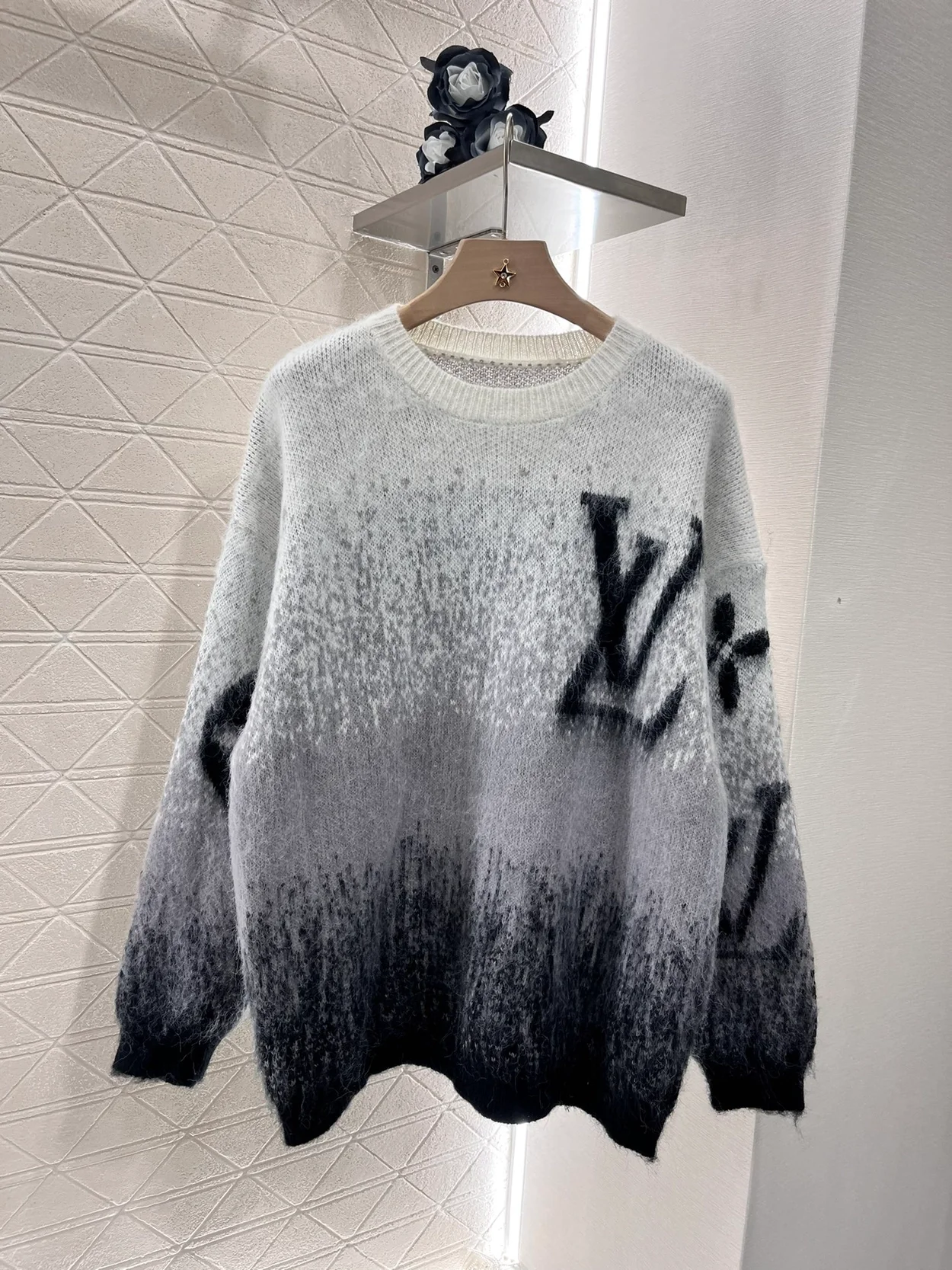 루이비통 그라디언트 크루넥 니트 풀오버