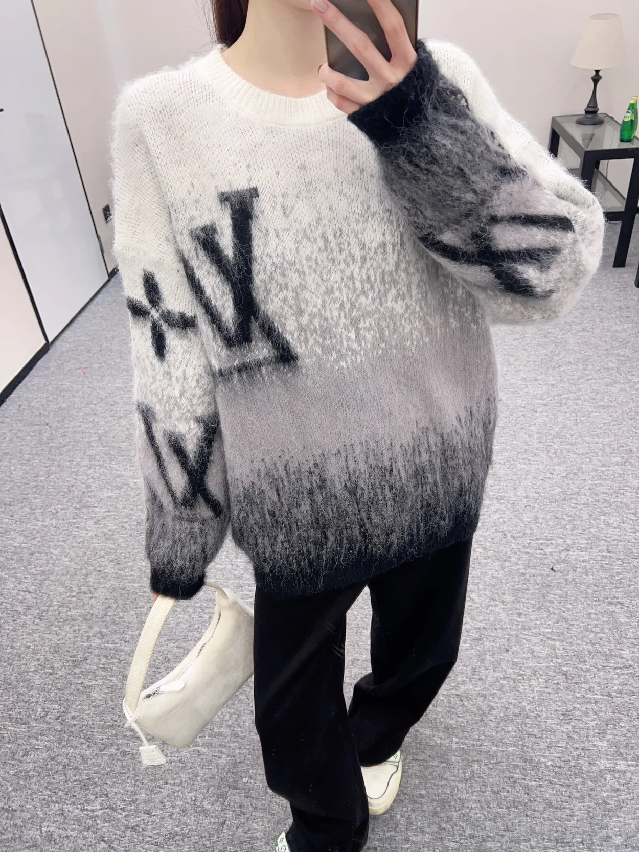 루이비통 그라디언트 크루넥 니트 풀오버