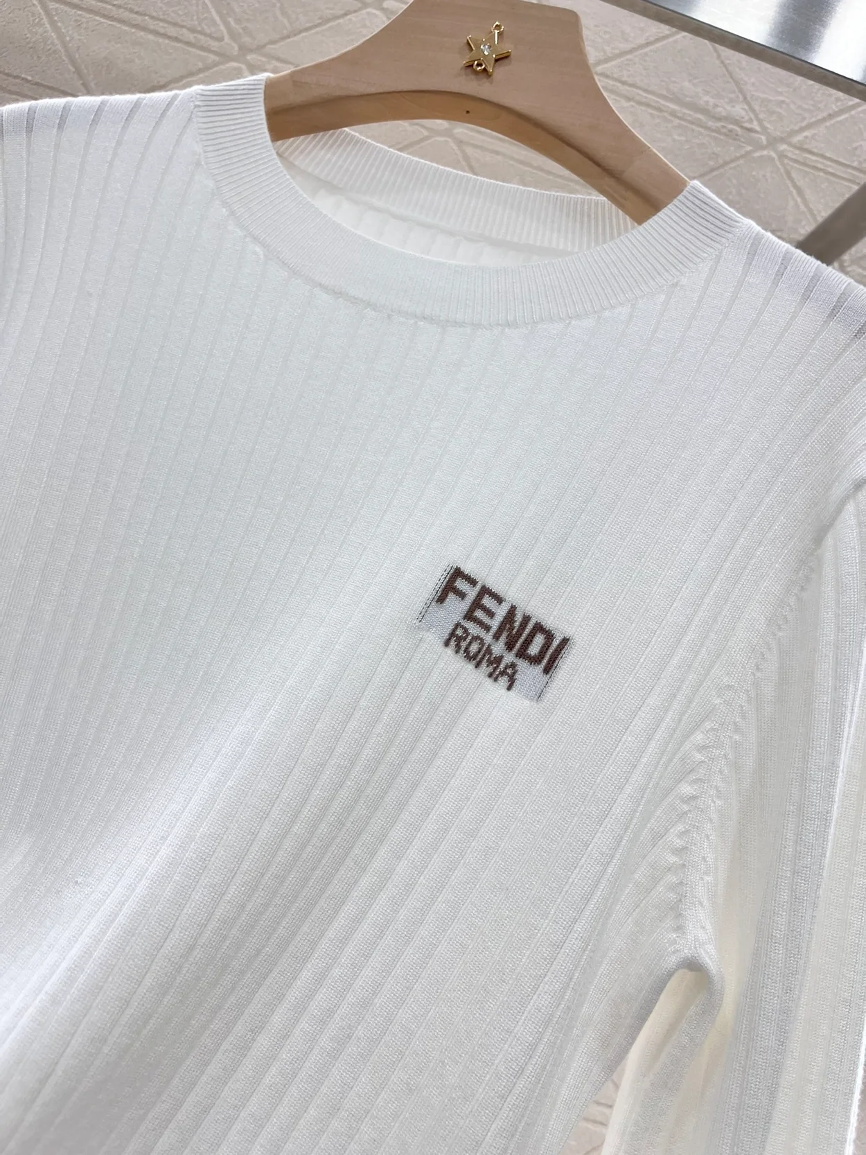 펜디 골지 니트 화이트