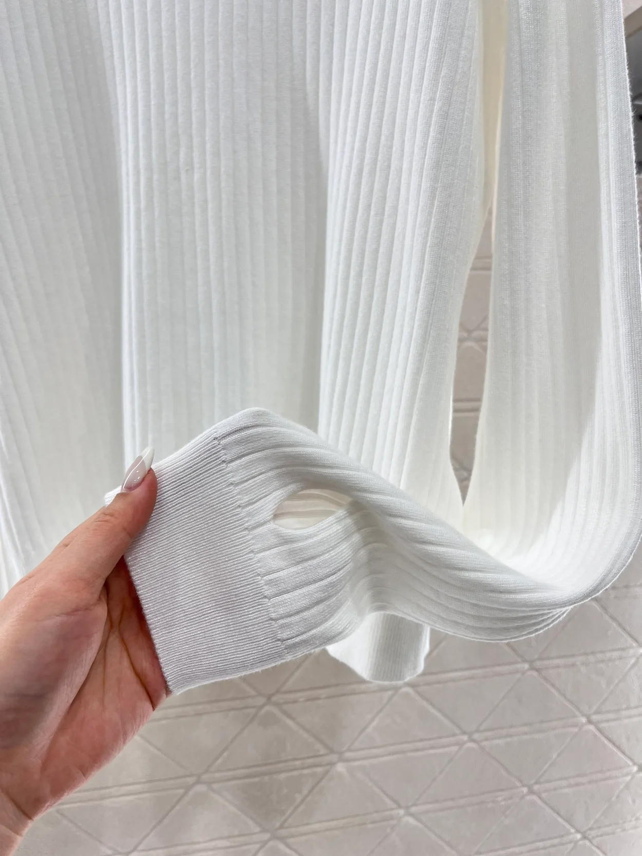 펜디 골지 니트 화이트