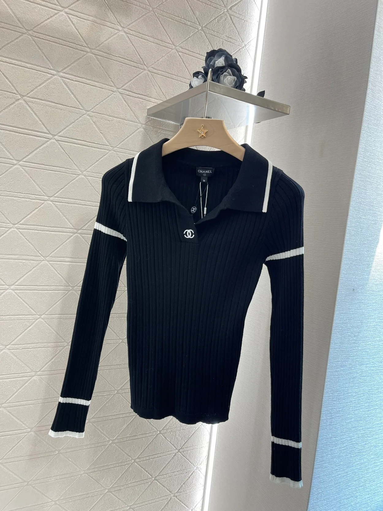 샤넬 브이넥 로고 골지 니트 블랙