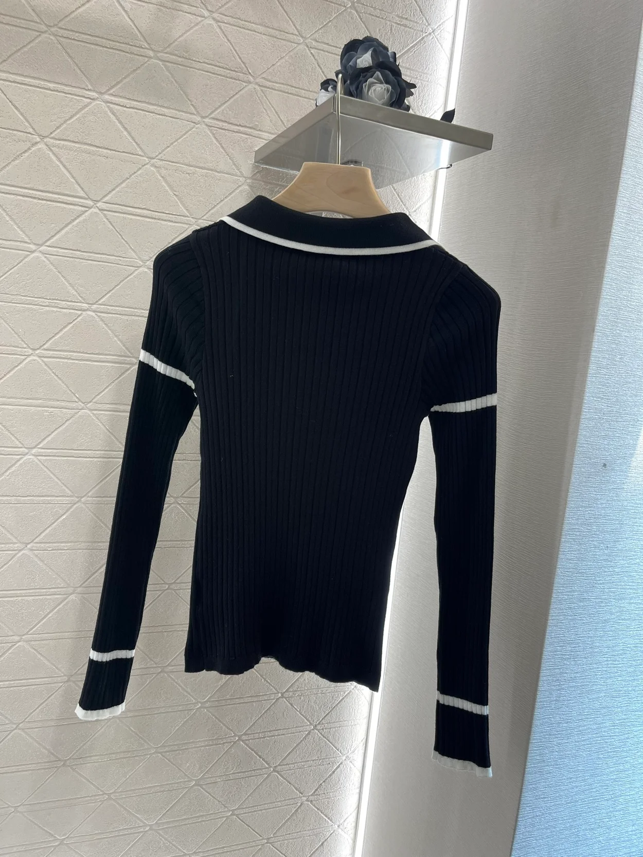 샤넬 브이넥 로고 골지 니트 블랙