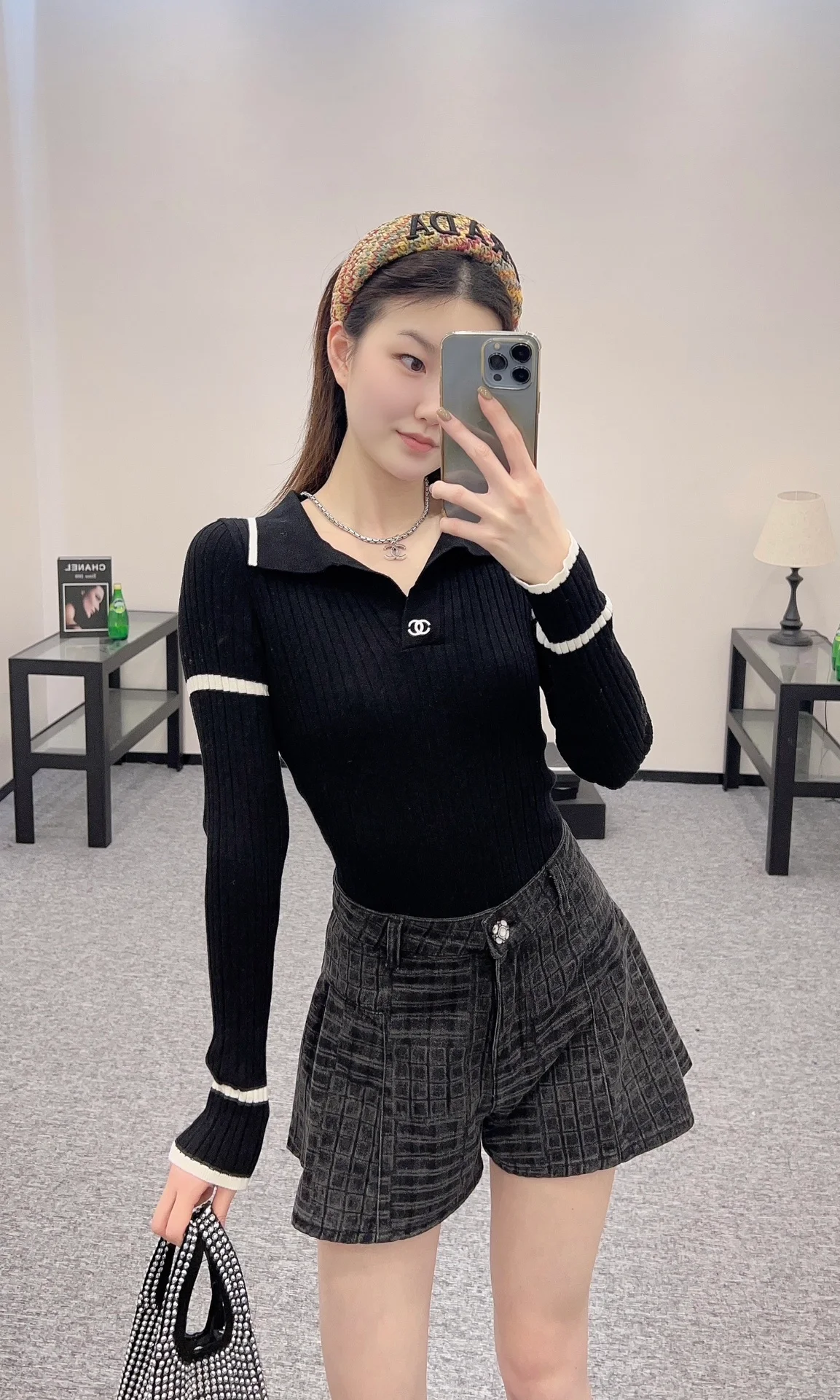 샤넬 브이넥 로고 골지 니트 블랙