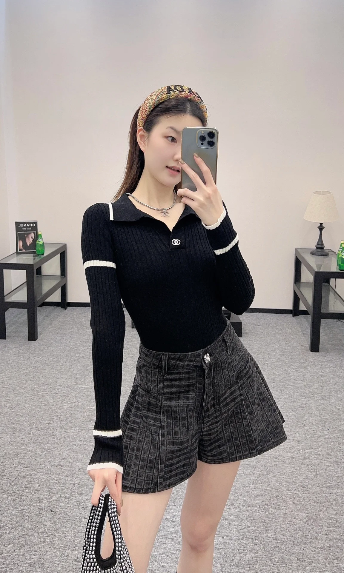 샤넬 브이넥 로고 골지 니트 블랙