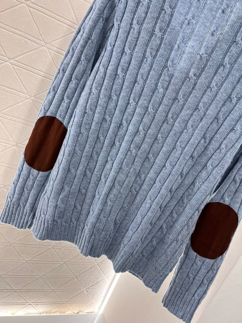 셀린느 캐시미어 케이블 니트 트리옹프 가디건 스카이