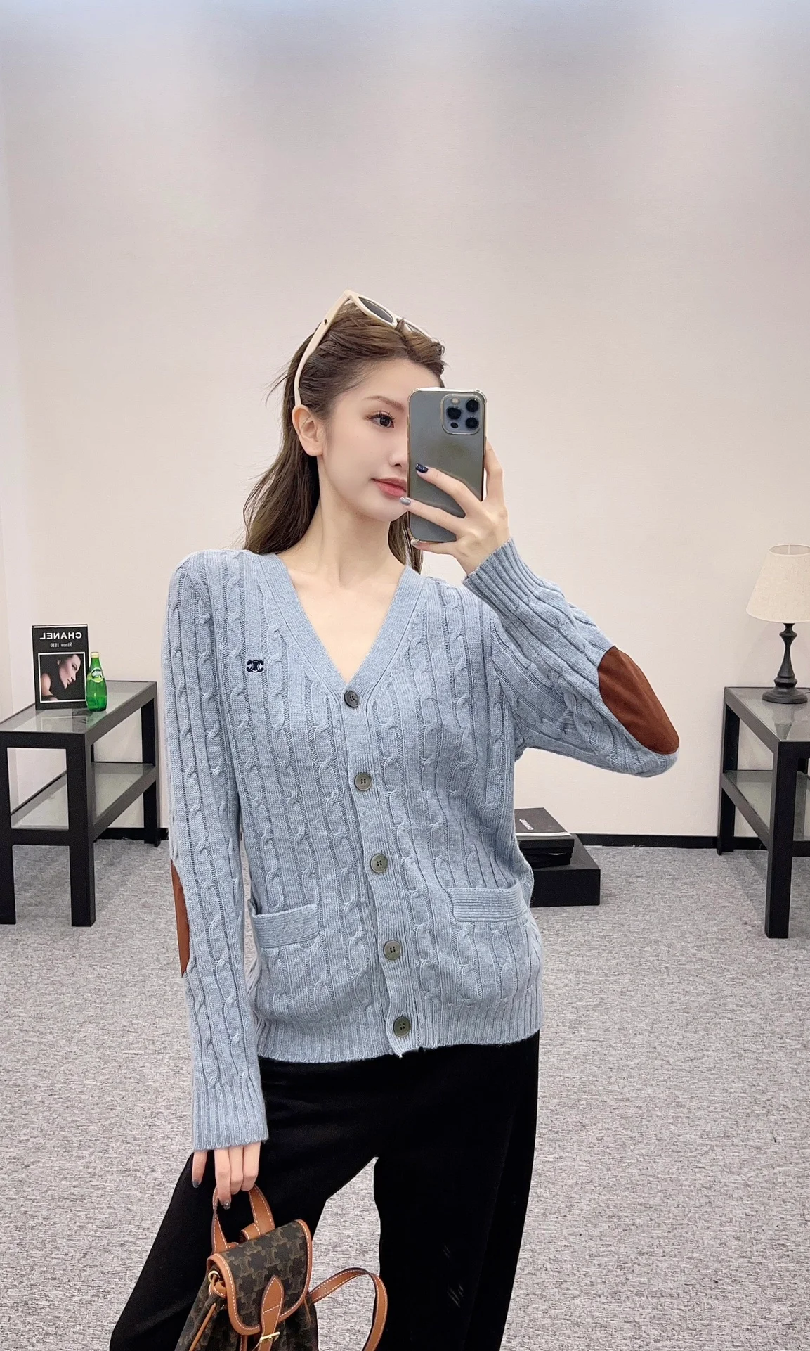 셀린느 캐시미어 케이블 니트 트리옹프 가디건 스카이