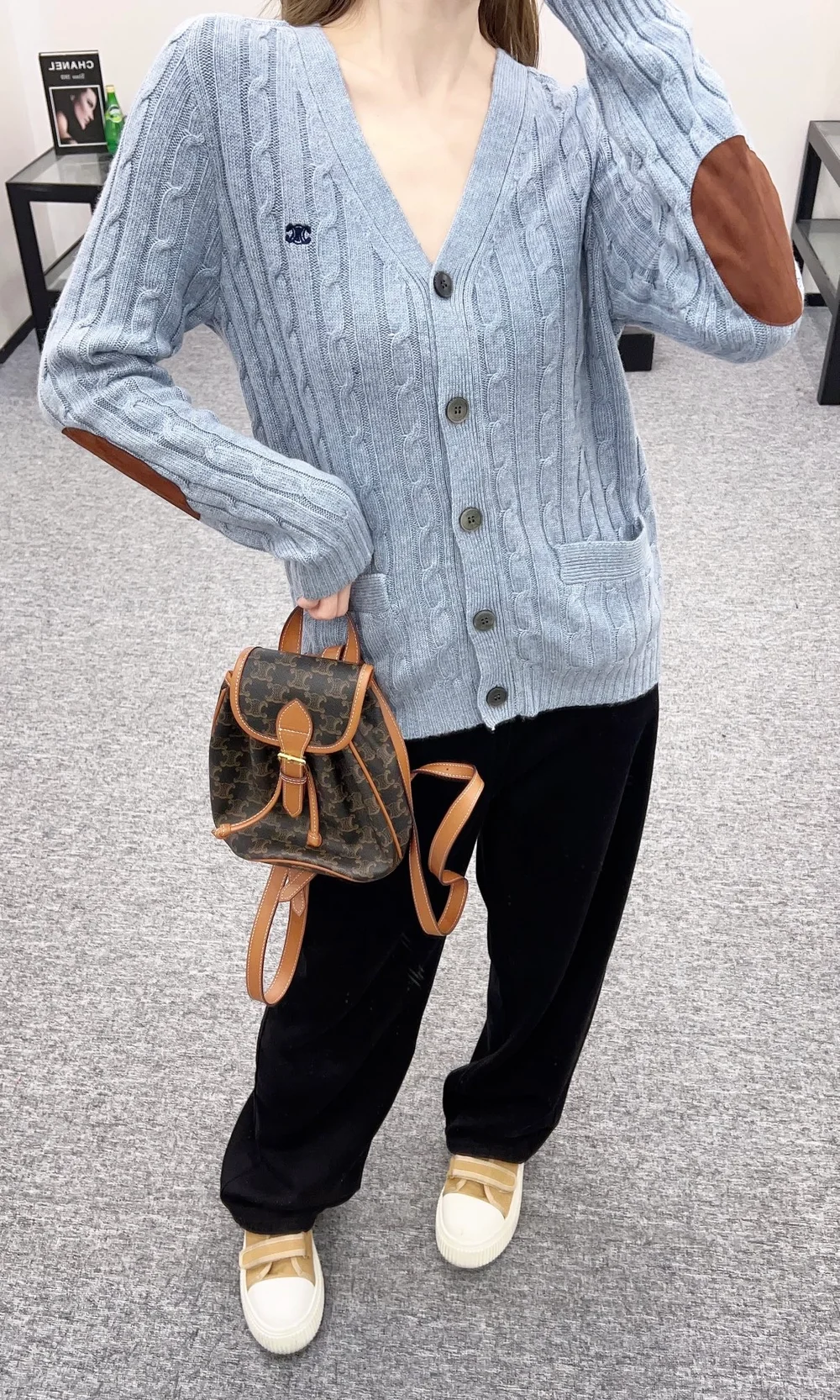 셀린느 캐시미어 케이블 니트 트리옹프 가디건 스카이