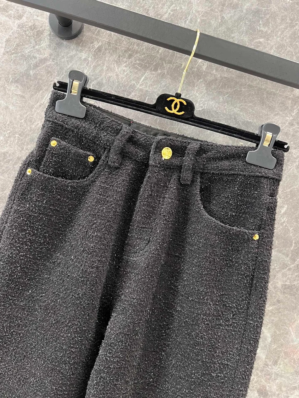 샤넬 핑크 라벨 로고 팬츠 블랙