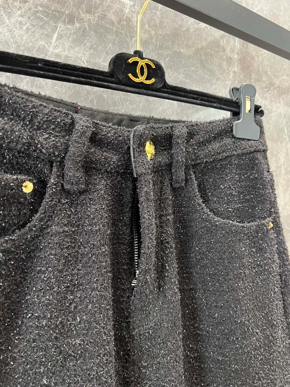 샤넬 핑크 라벨 로고 팬츠 블랙