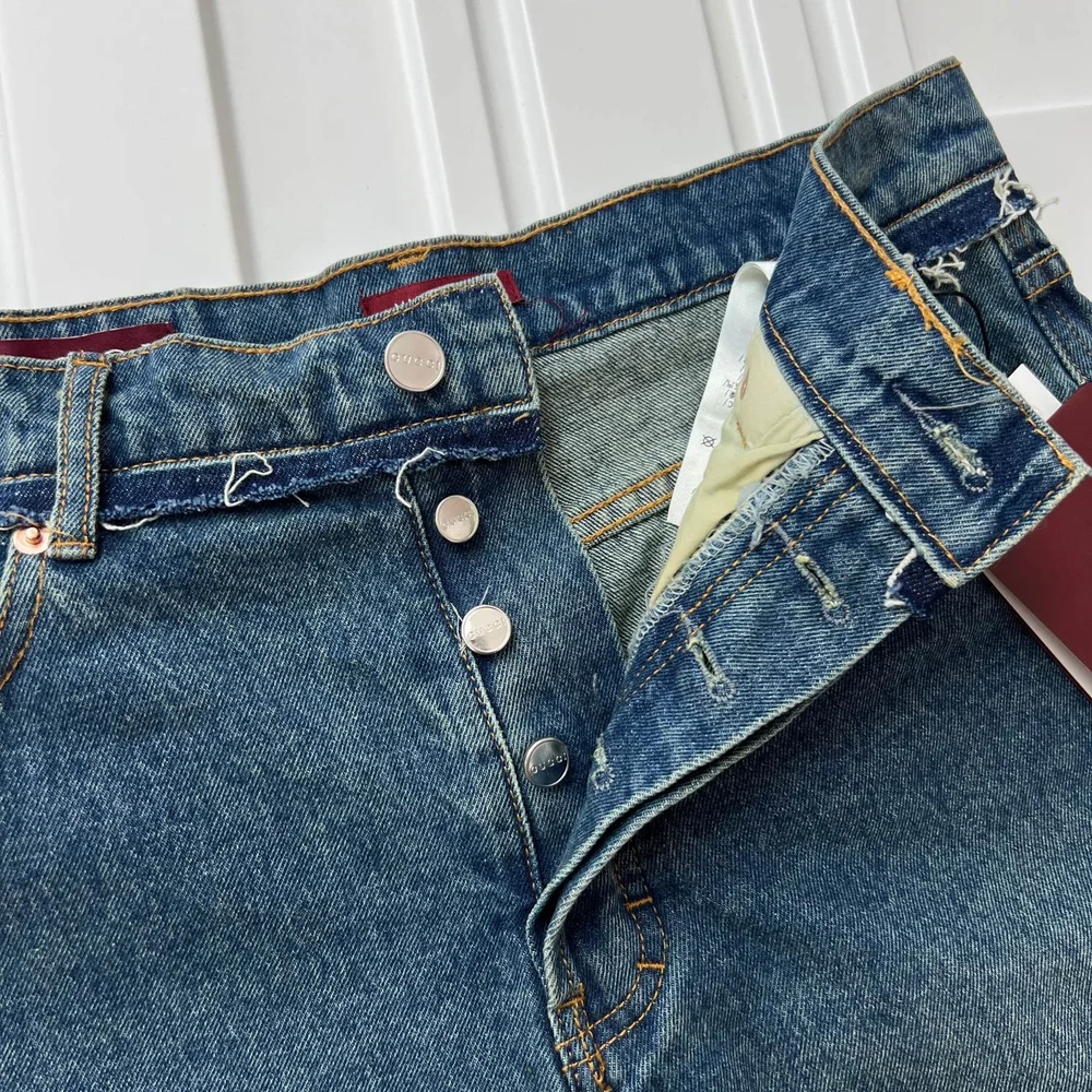 구찌 라벨 디테일 데님 쇼츠