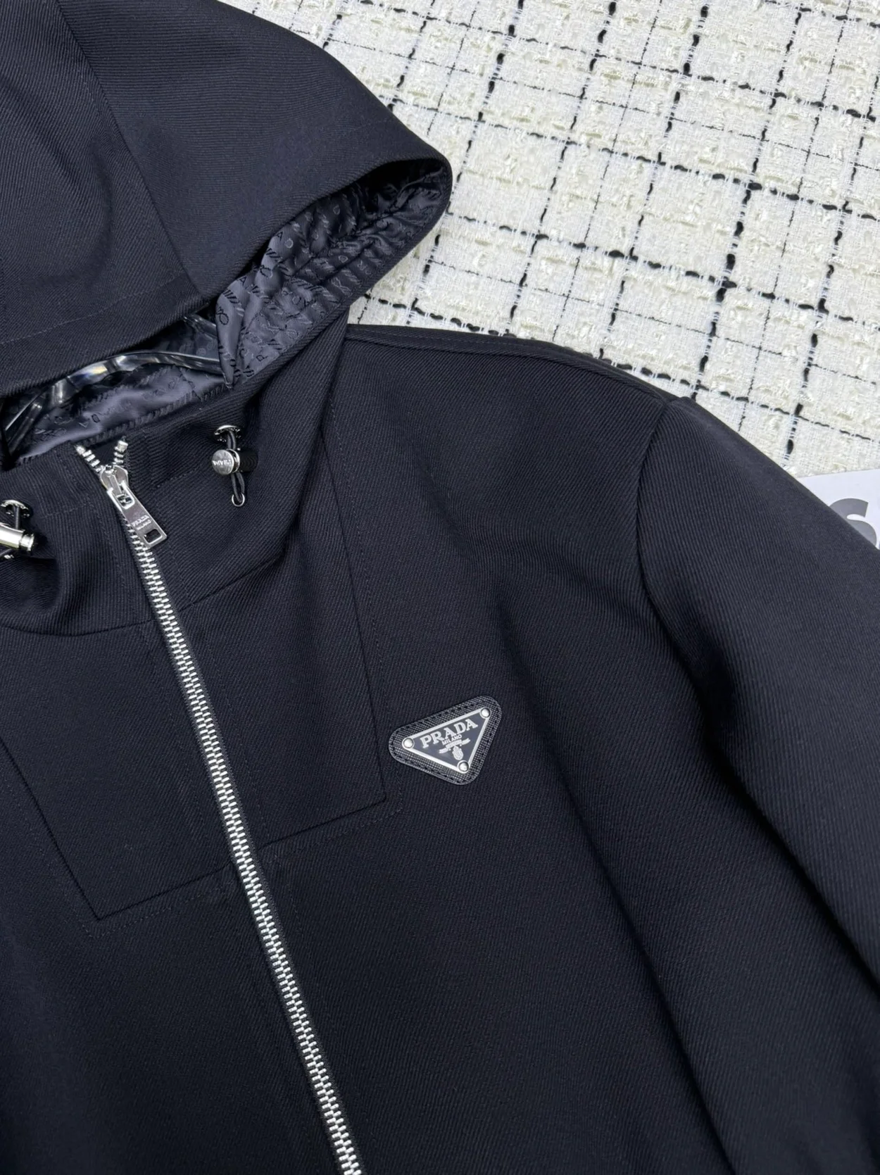 프라다 로고 후드 집업