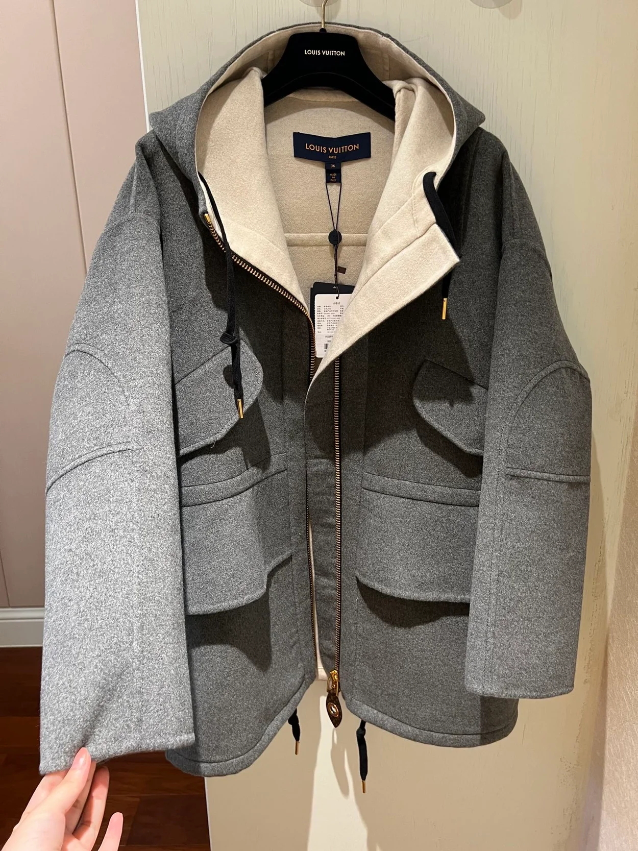 루이비통 더블 페이스 페플럼 자켓 1ABS4H