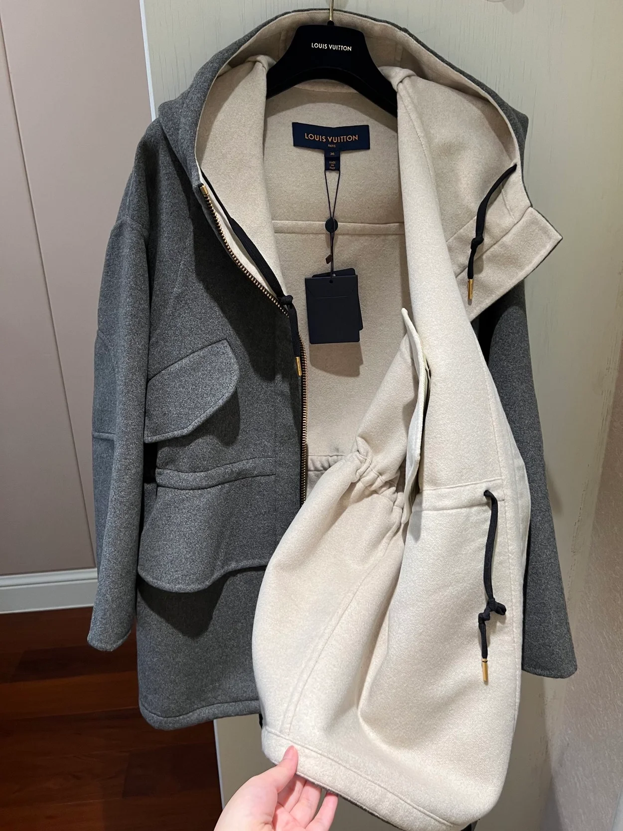 루이비통 더블 페이스 페플럼 자켓 1ABS4H