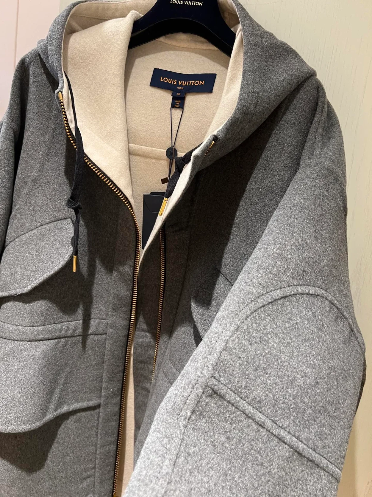 루이비통 더블 페이스 페플럼 자켓 1ABS4H