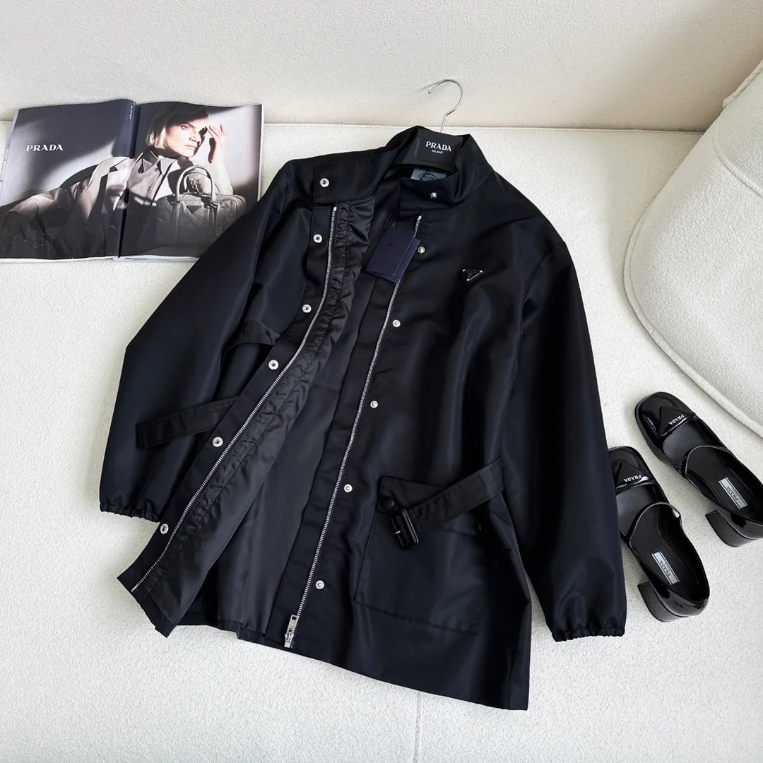 프라다 리제너레이티드 나일론 레인 코트