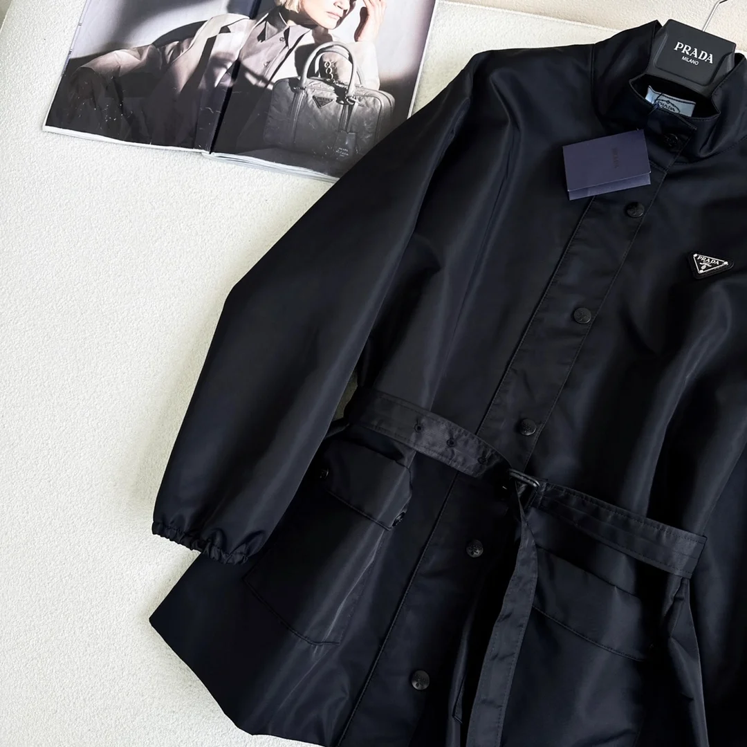 프라다 리제너레이티드 나일론 레인 코트