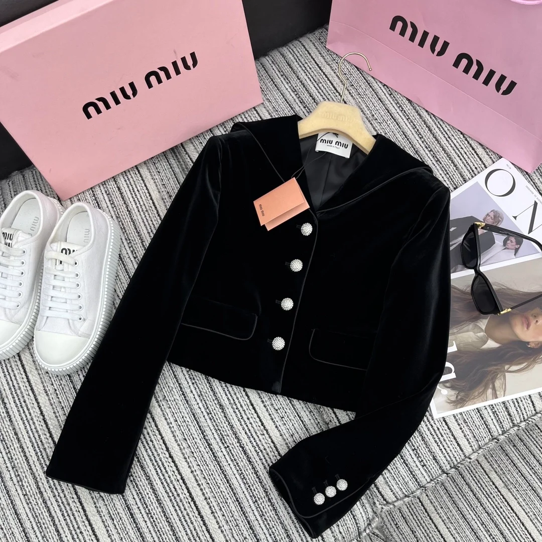 미우미우 싱글브레스트 벨벳 재킷