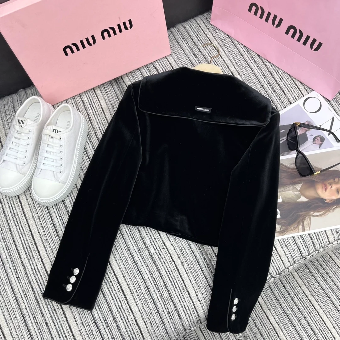 미우미우 싱글브레스트 벨벳 재킷