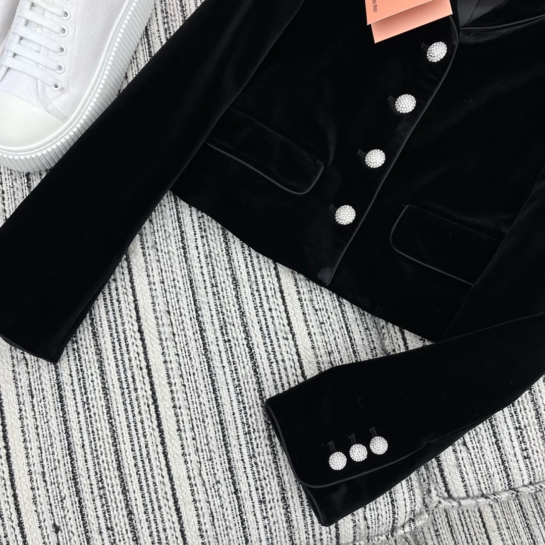 미우미우 싱글브레스트 벨벳 재킷