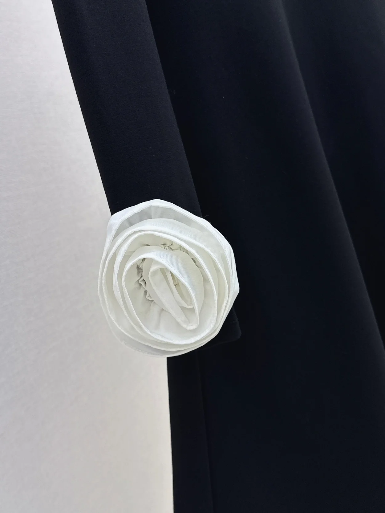 발렌티노 플로럴 아플리케 미니드레스