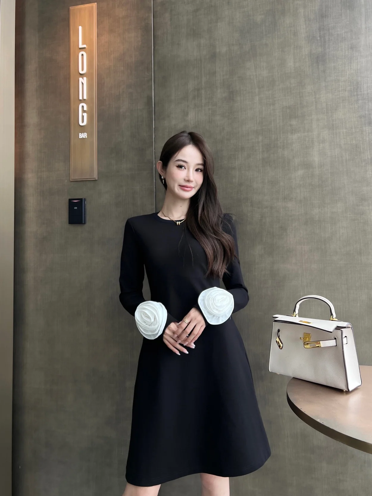 발렌티노 플로럴 아플리케 미니드레스