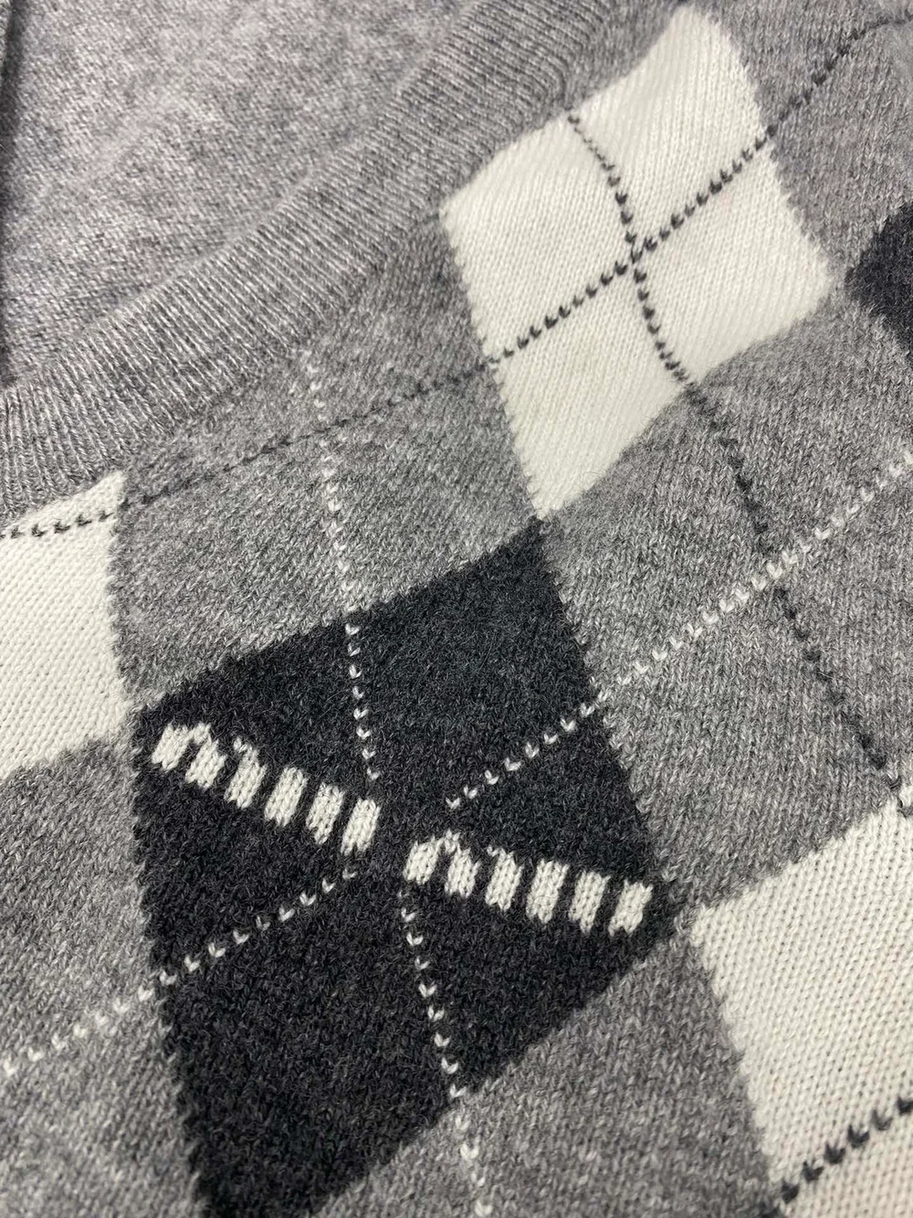 미우미우 캐시미어 니트 베스트