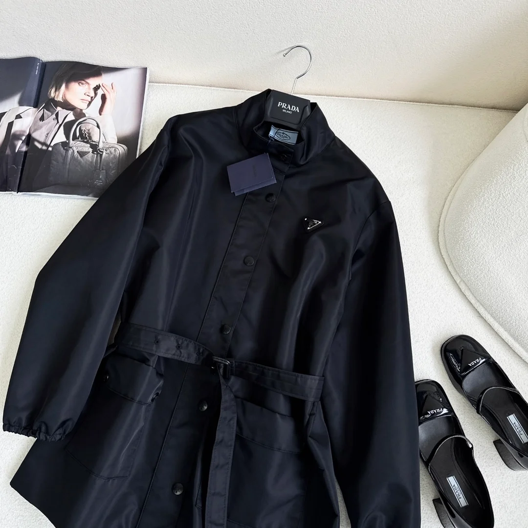 프라다 리제너레이티드 나일론 레인 코트