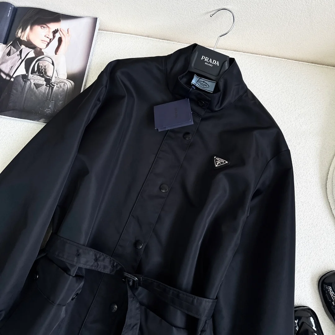 프라다 리제너레이티드 나일론 레인 코트