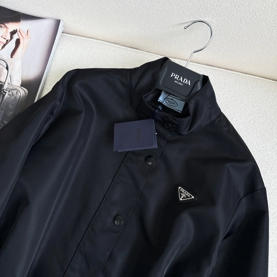 프라다 리제너레이티드 나일론 레인 코트