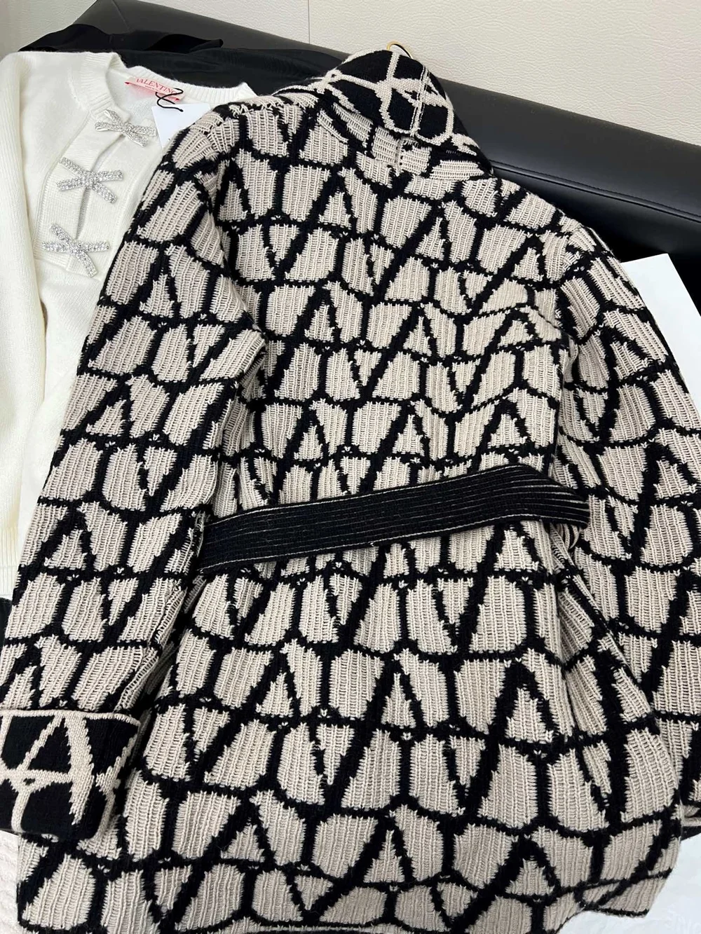 발렌티노 가라바니 캐시미어 가디건 코트