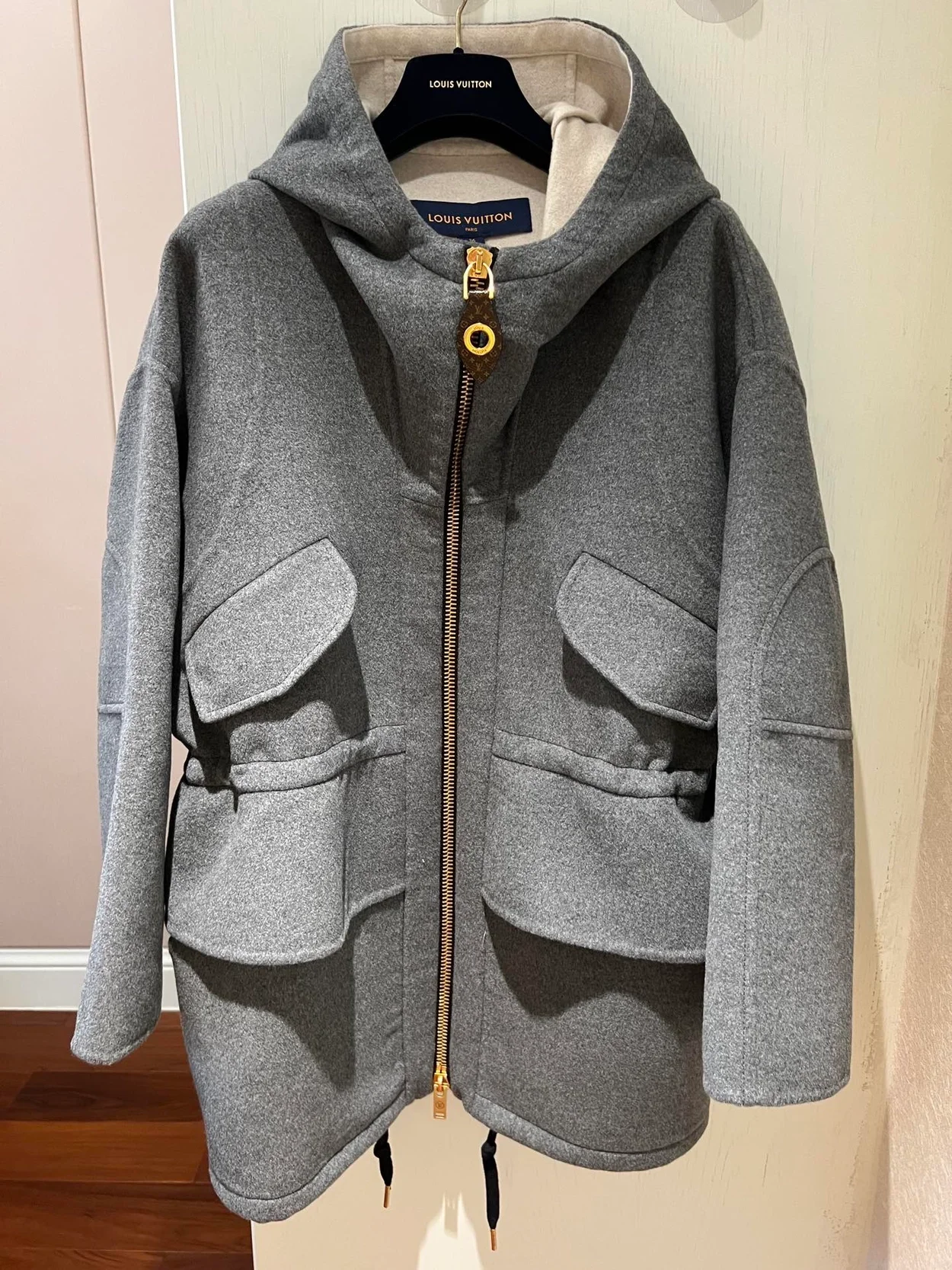 루이비통 더블 페이스 페플럼 자켓 1ABS4H