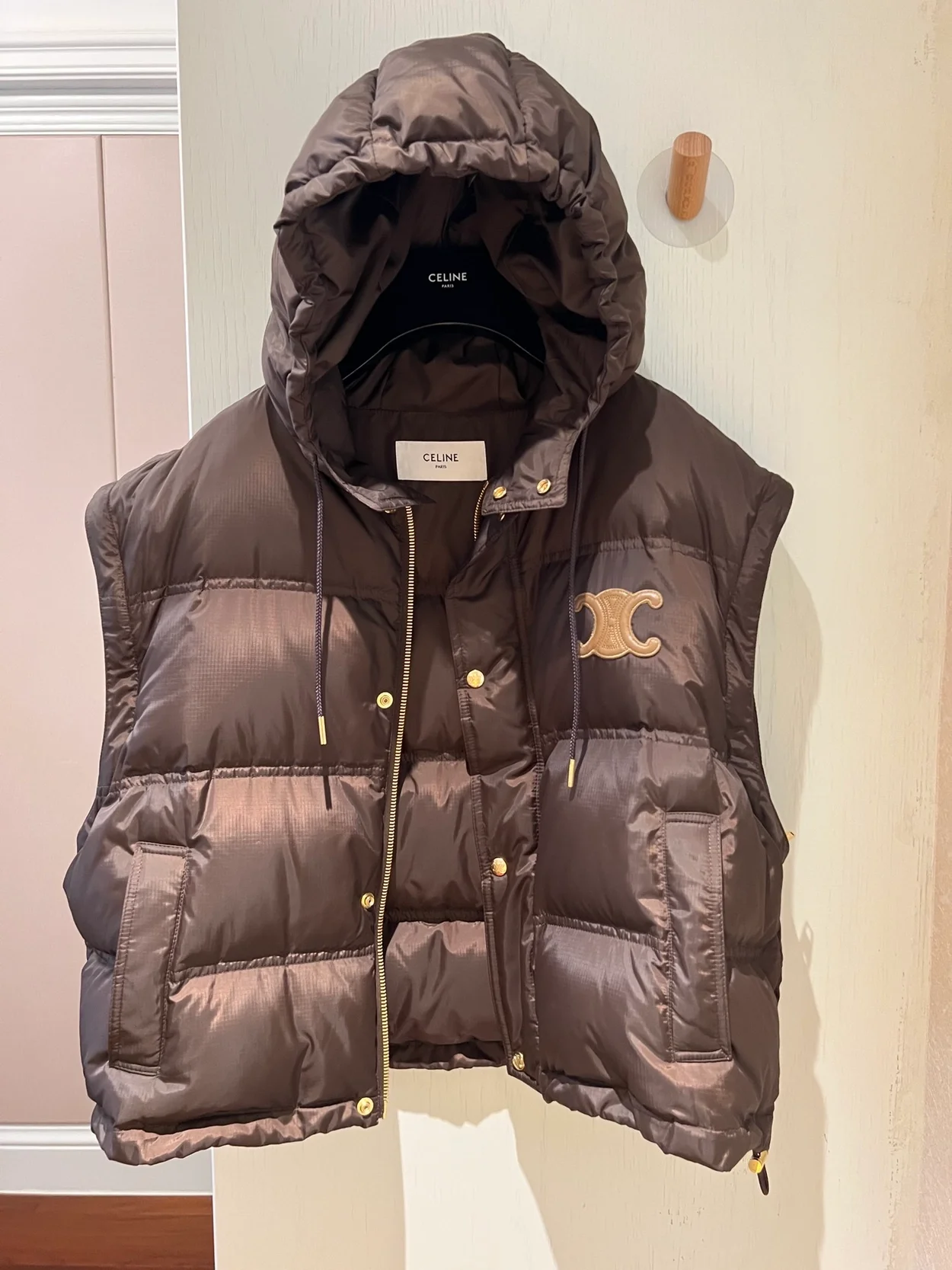 셀린느 트리옹프 크롭 다운 자켓