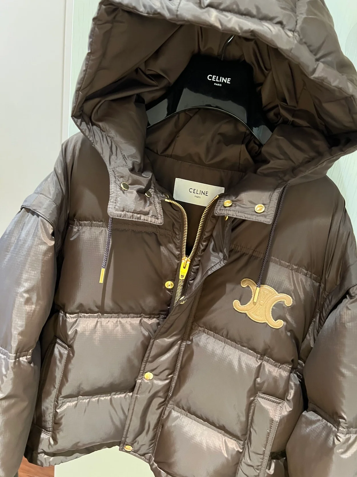 셀린느 트리옹프 크롭 다운 자켓