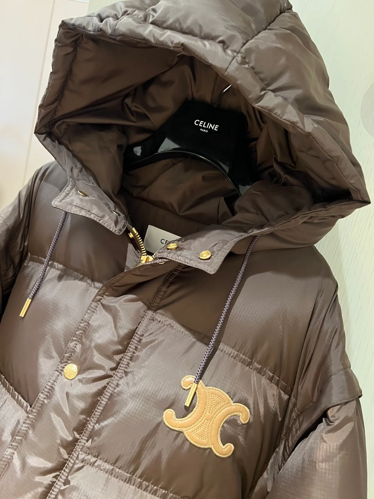 셀린느 트리옹프 크롭 다운 자켓