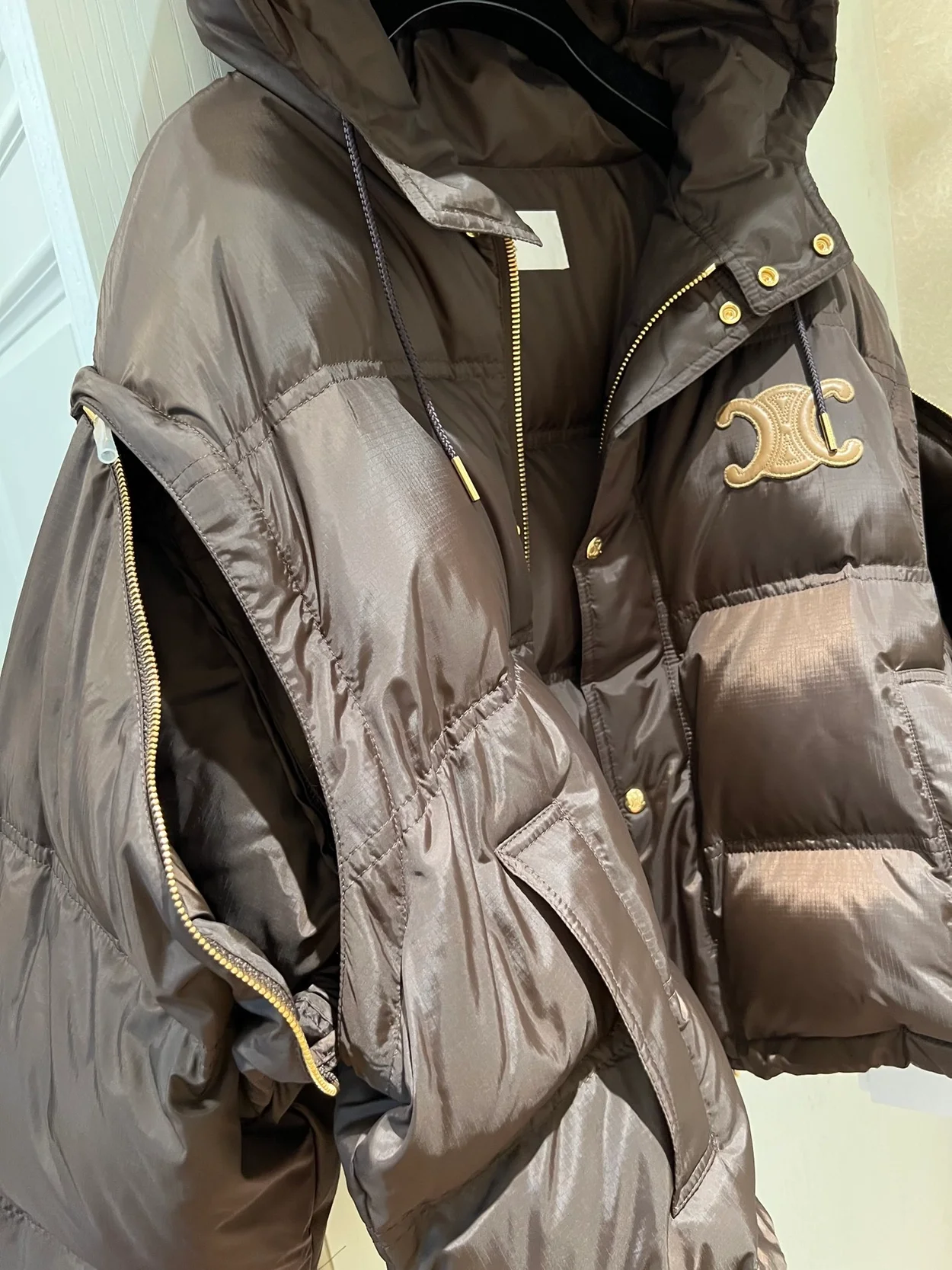 셀린느 트리옹프 크롭 다운 자켓