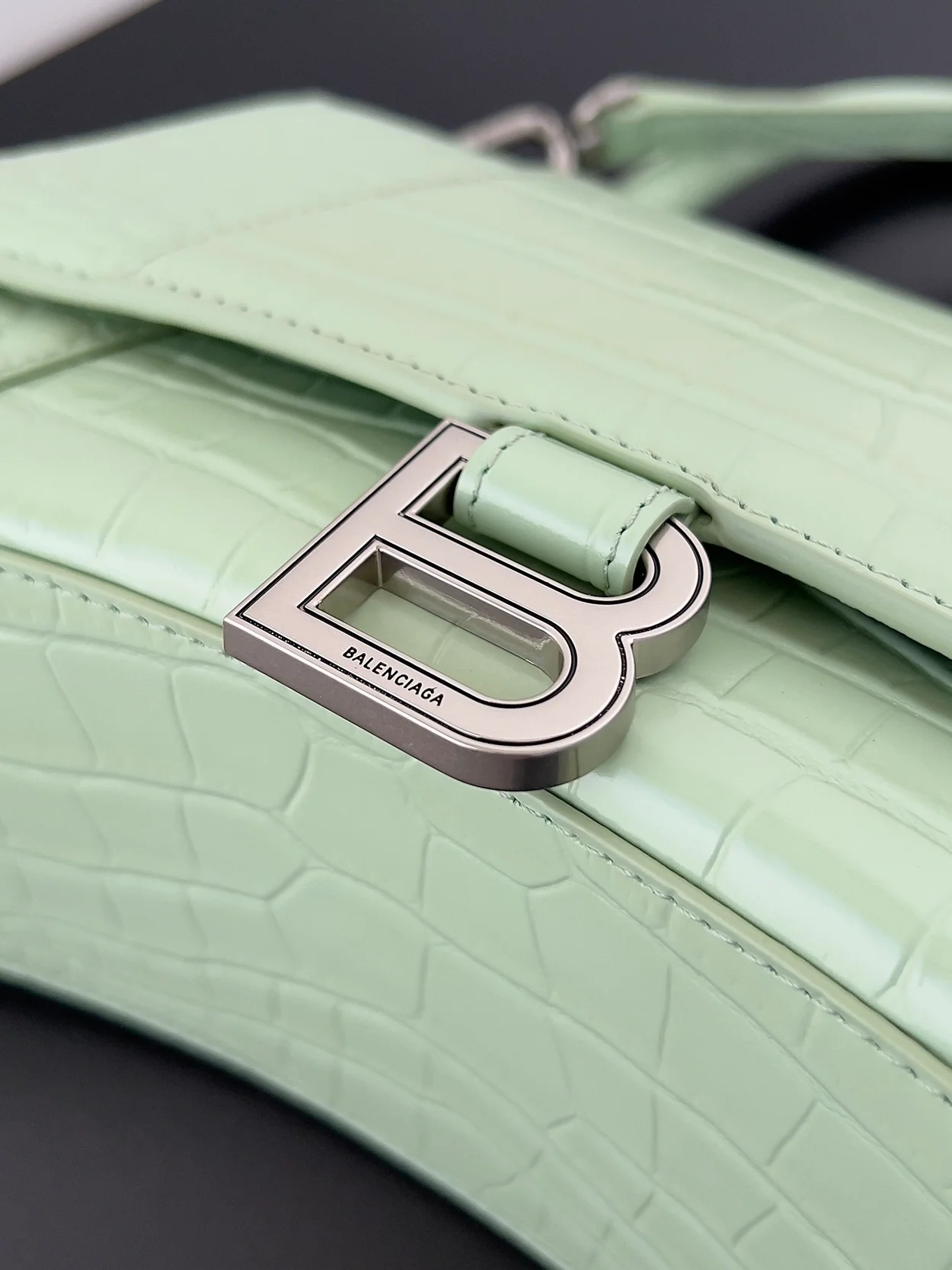 발렌시아가 아워글래스 크로커다일 크로스