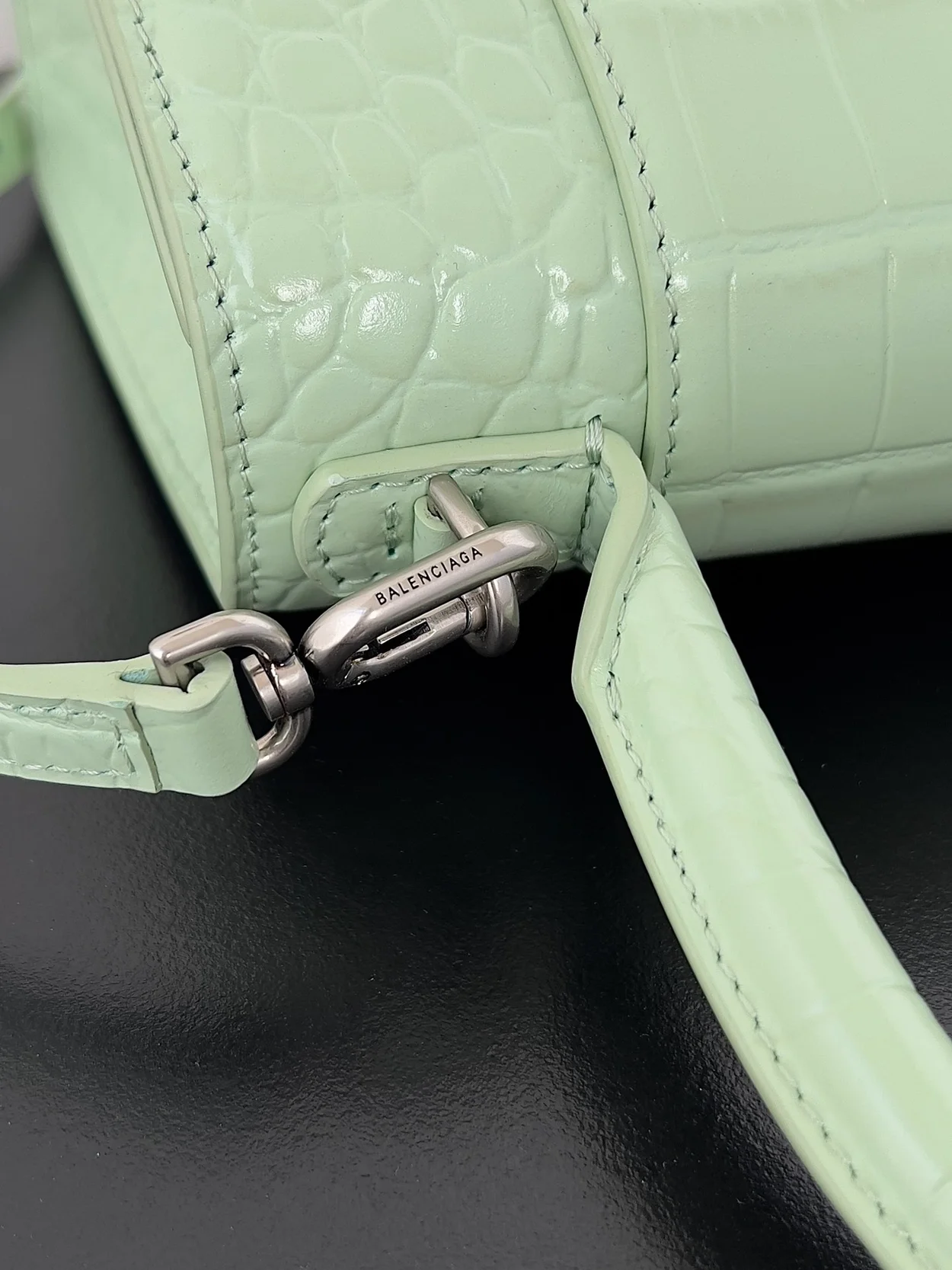 발렌시아가 아워글래스 크로커다일 크로스