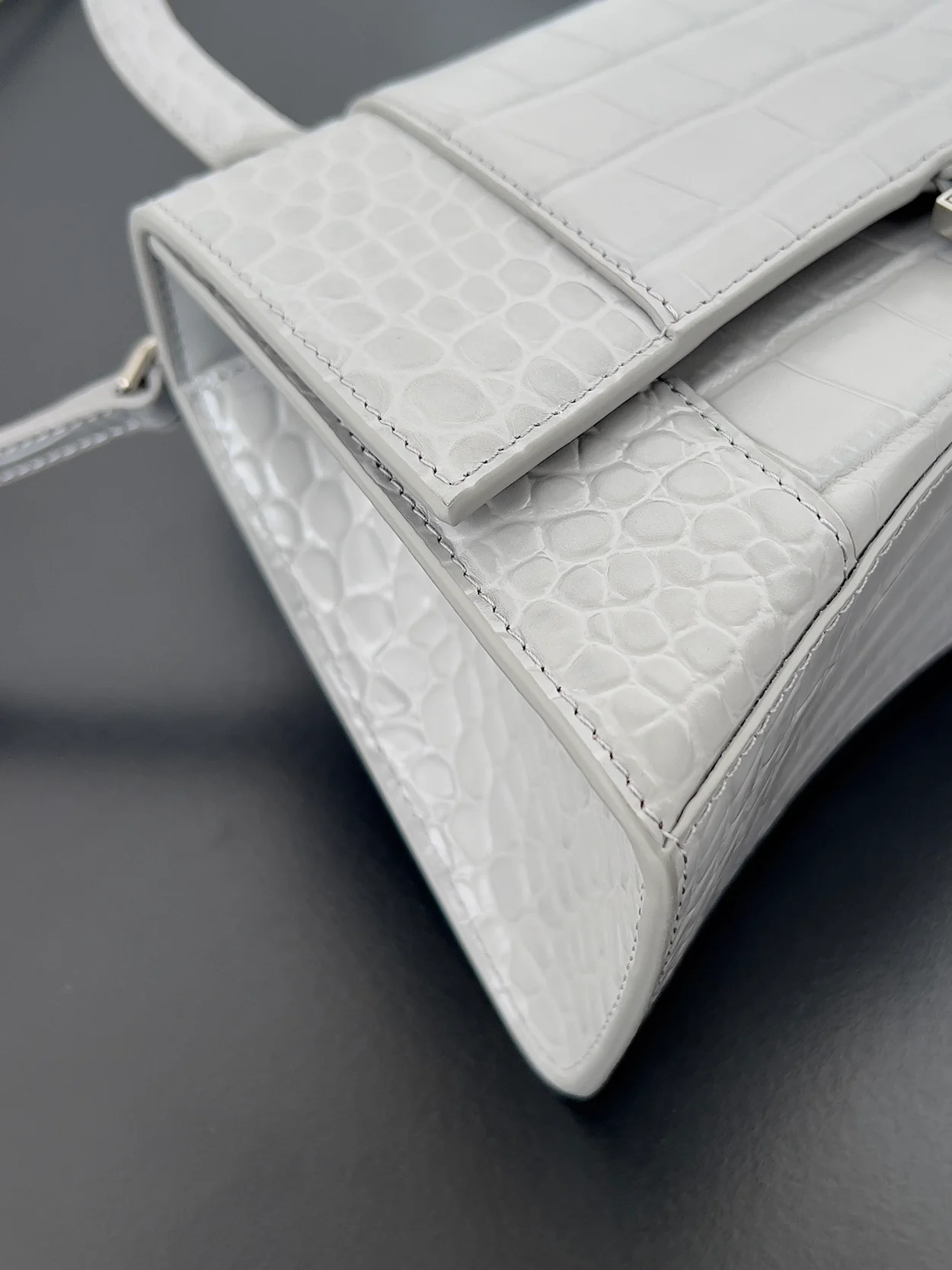 발렌시아가 아워글래스 스몰 크로커다