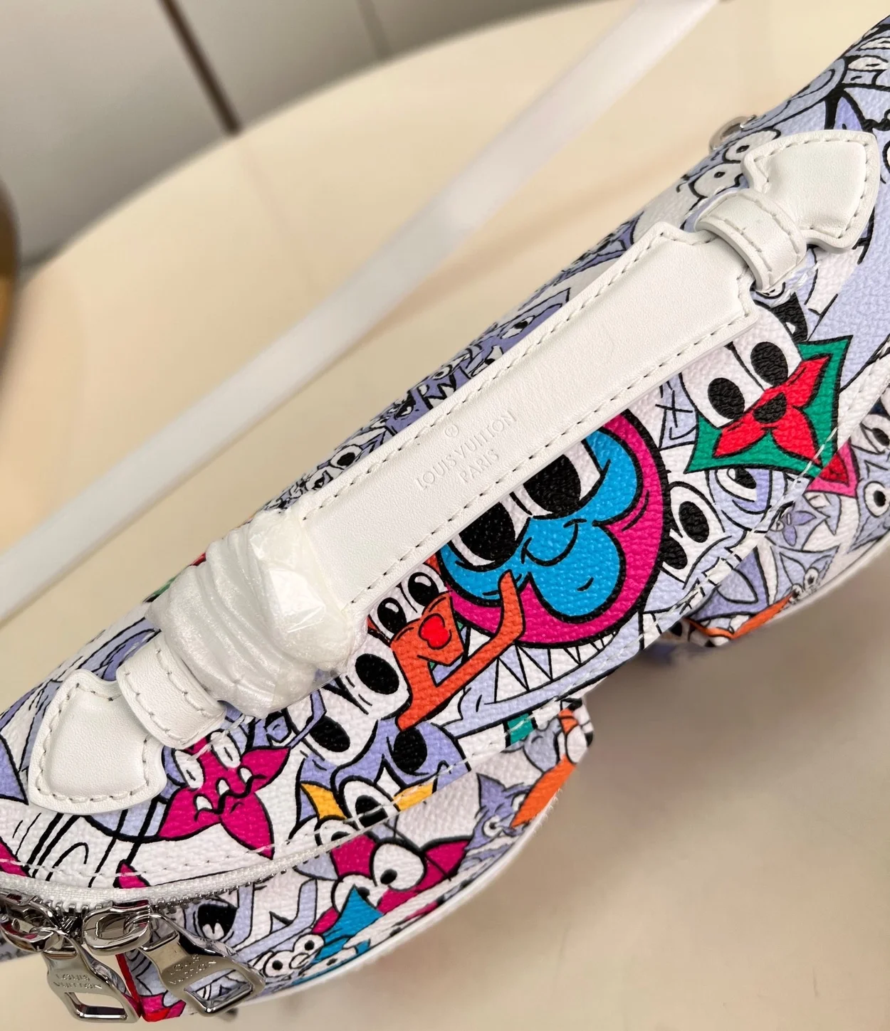 루이비통 멀티 포켓 범백 M21853