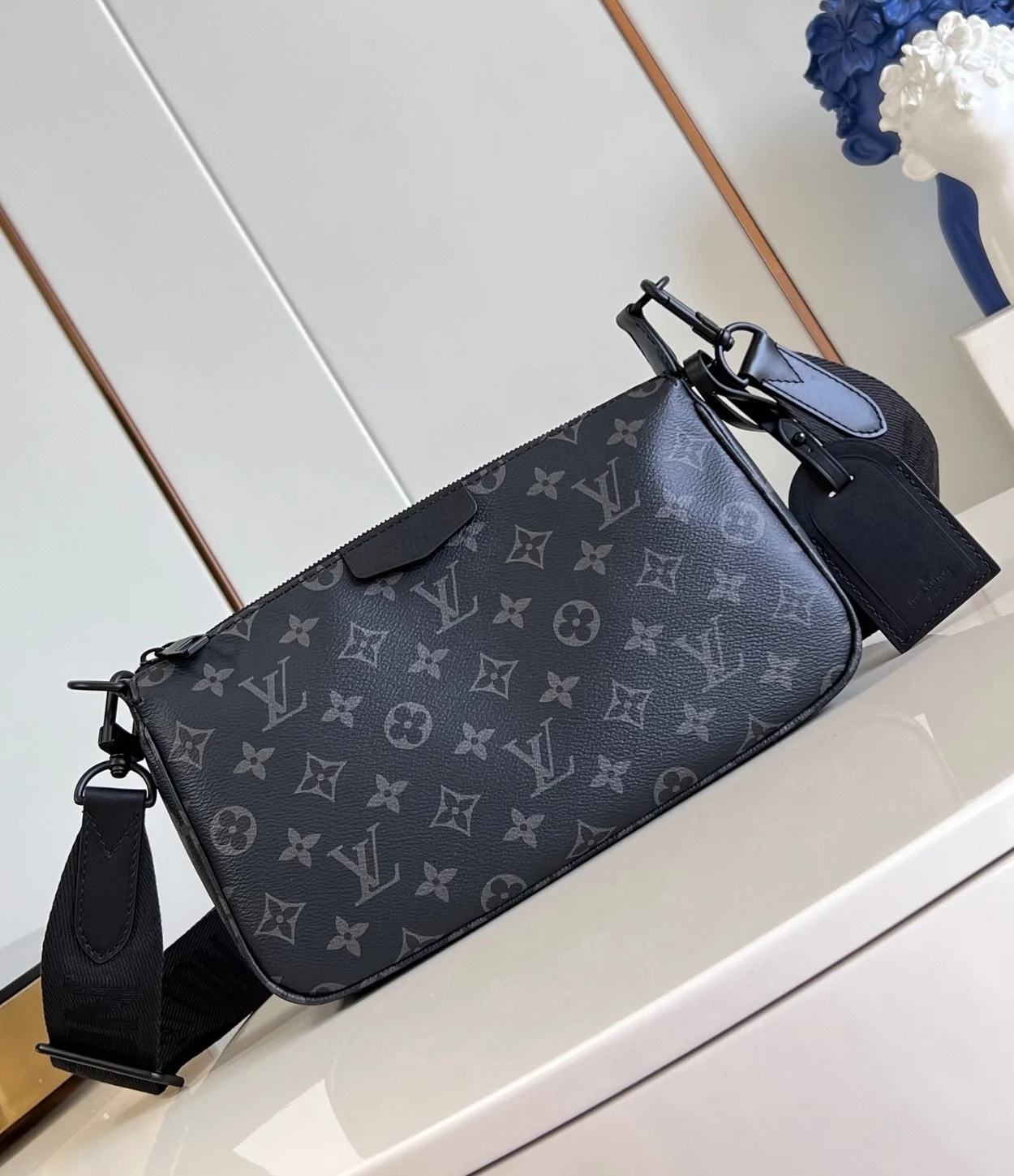 루이비통 포쉐트 악세수아 XL M11741