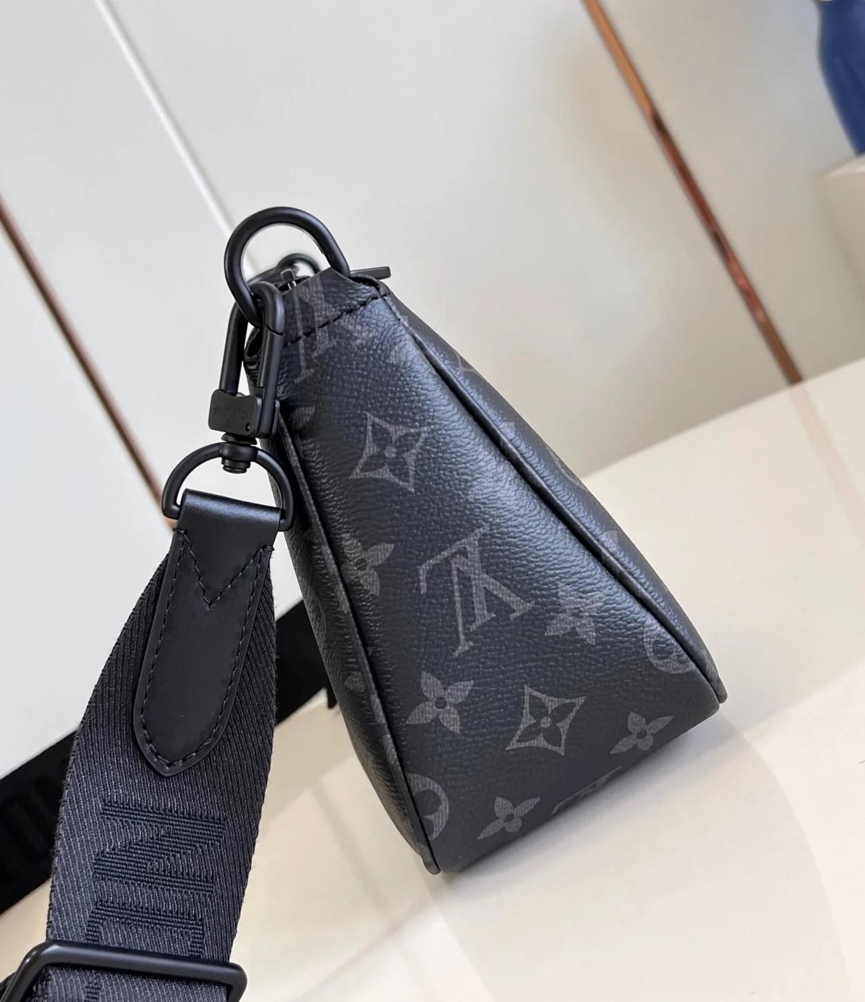 루이비통 포쉐트 악세수아 XL M11741