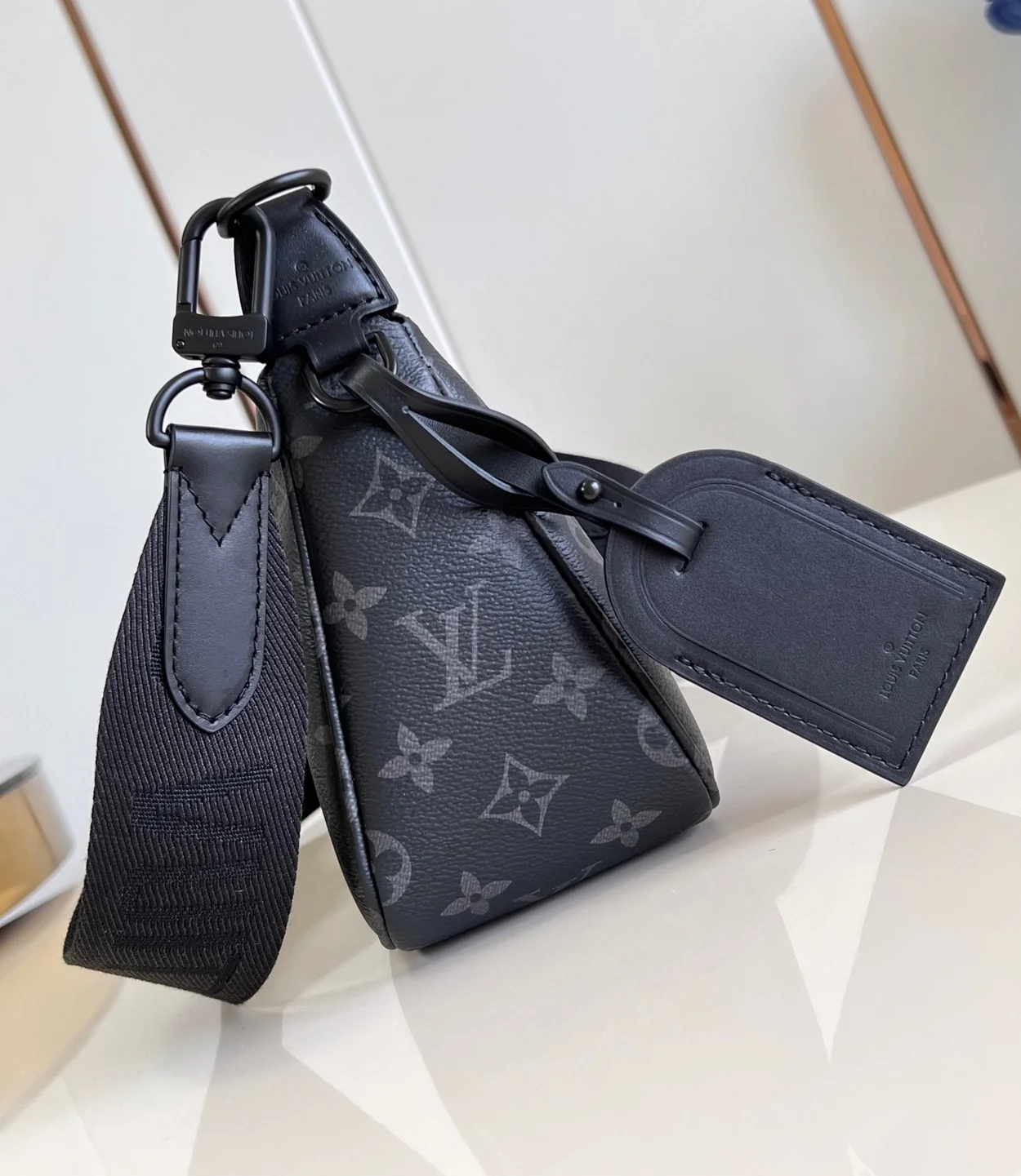 루이비통 포쉐트 악세수아 XL M11741